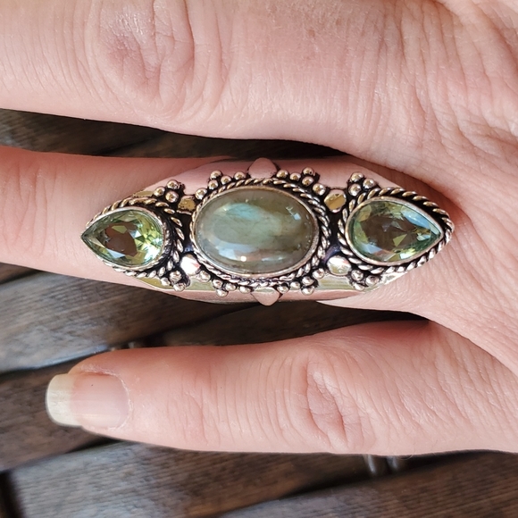 New Labradorite & Tsavorite 925 Silver Statement Ring. - Picture 6 of 16